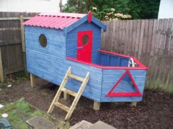Boathouse / Play House 