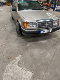 Mercedes 230E 