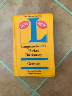 English-German, German-English Dictionary 