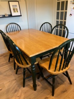 Kitchen Table and 6 Chairs 