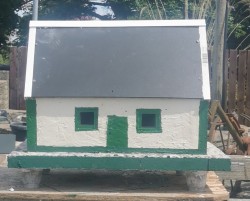 Concrete garden house 