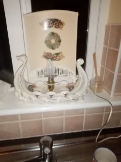 Swan Lamp and picture  
