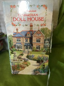 A Three Dimensional Edwardian Doll House Pop-up Book 