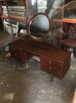 rossmore mahoghey dressing table with mirror 