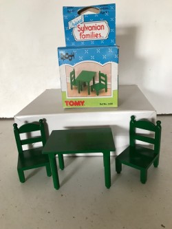 Square Table and two chairs-Sylvanian Families 