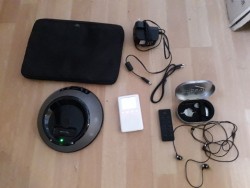 ipod, speaker and headphones 