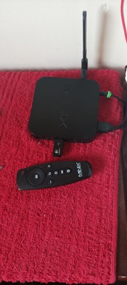 MINIX ANDROID TV BOX.WITH REMOTE. 