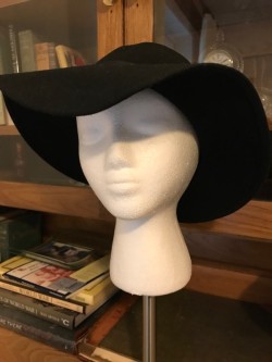 Vintage Black Hat 