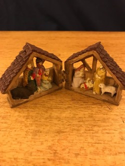 Hinged Stable Nativity Scene 