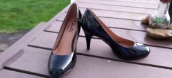 Ladies 2.5 inch heel  dress shoes. 