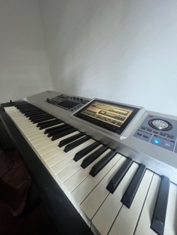   Roland Fantom G8 Workstation Keyboard Synthesizer 
