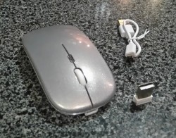 GREY WIRELESS COMPUTER MOUSE (BRAND NEW). 
