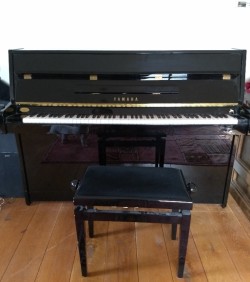 Yamaha piano E110N 