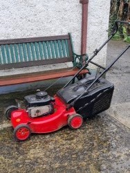 Briggs and stratton lawnmower  